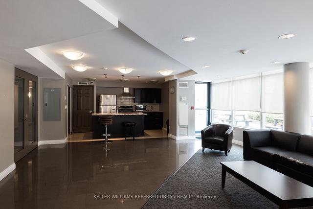 902 - 18 Valley Woods Rd, Condo with 1 bedrooms, 1 bathrooms and 1 parking in Toronto ON | Image 10