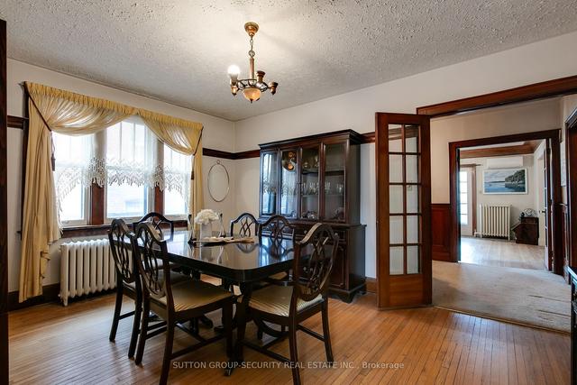 16 Northcliffe Blvd, House detached with 5 bedrooms, 3 bathrooms and 9 parking in Toronto ON | Image 5