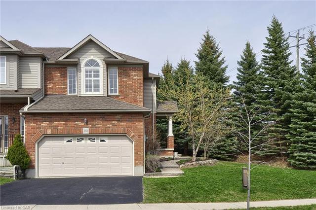 201 Dearborn Boulevard, House attached with 4 bedrooms, 2 bathrooms and 4 parking in Waterloo ON | Image 2