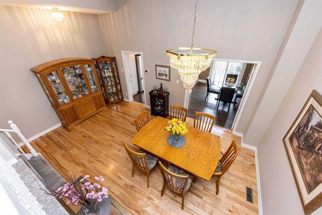 25 Stornwood Crt, Townhouse with 2 bedrooms, 3 bathrooms and 2 parking in Brampton ON | Image 4