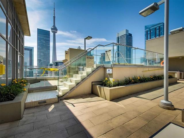 uph12 - 21 Nelson St, Condo with 1 bedrooms, 2 bathrooms and 1 parking in Toronto ON | Image 10