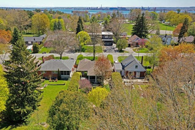 27 Park Ave E, House detached with 2 bedrooms, 2 bathrooms and 3 parking in Burlington ON | Image 35