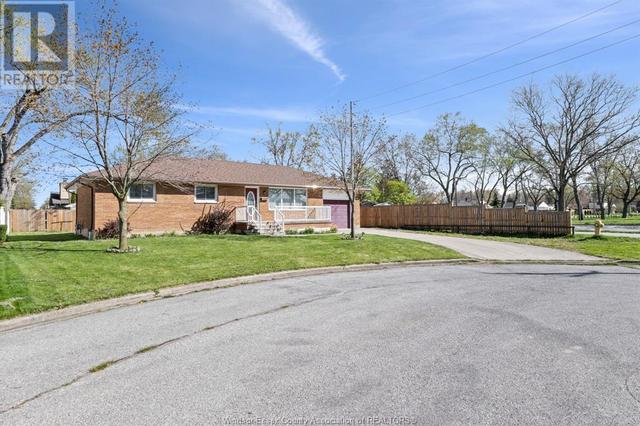 3380 Dandurand, House detached with 4 bedrooms, 2 bathrooms and null parking in Windsor ON | Image 3
