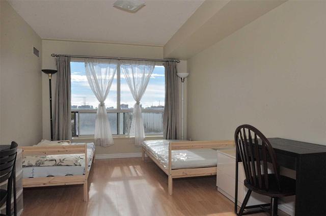 817 MB - 2550 Lawrence Ave E, Condo with 1 bedrooms, 1 bathrooms and null parking in Toronto ON | Image 2