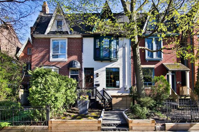 409 Wellesley St E, House attached with 4 bedrooms, 3 bathrooms and 2 parking in Toronto ON | Card Image