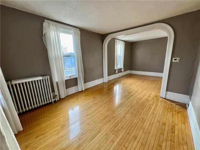 2 - 14 Pearl Street W, Condo with 3 bedrooms, 1 bathrooms and 1 parking in Brockville ON | Image 7