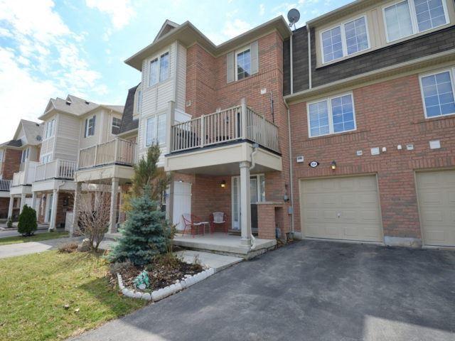 934 Ambroise Cres, House attached with 2 bedrooms, 2 bathrooms and 2 parking in Milton ON | Image 2