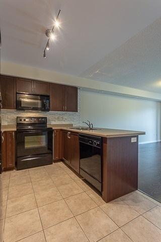 6 - 2579 Sixth Line, Townhouse with 2 bedrooms, 2 bathrooms and 1 parking in Oakville ON | Image 6