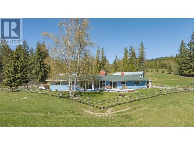 6197 Line 17 Road, House detached with 3 bedrooms, 2 bathrooms and 20 parking in Columbia Shuswap F BC | Image 42