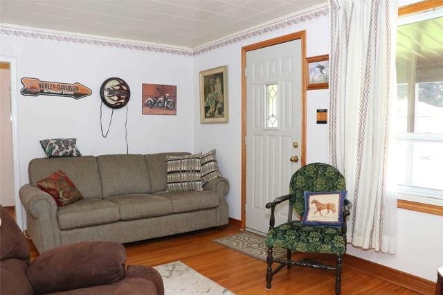 24 Victoria St, House detached with 2 bedrooms, 1 bathrooms and 4 parking in Orangeville ON | Image 31