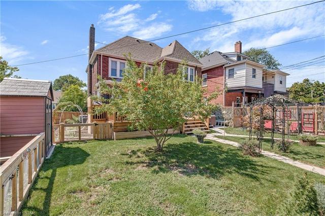 1120 Dougall Avenue, House detached with 6 bedrooms, 3 bathrooms and 4 parking in Windsor ON | Image 8