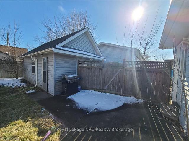 20 Beverly St, House detached with 2 bedrooms, 1 bathrooms and 2 parking in St. Catharines ON | Image 11