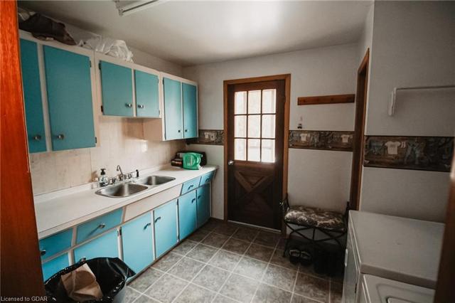 7328 6 Highway, House detached with 3 bedrooms, 2 bathrooms and null parking in Northern Bruce Peninsula ON | Image 13