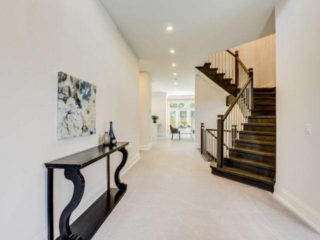 2043 Saxon Rd, House detached with 4 bedrooms, 5 bathrooms and 6 parking in Oakville ON | Image 2