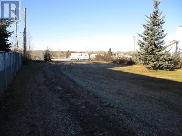 412 1st Street, House detached with 2 bedrooms, 1 bathrooms and 6 parking in Manning AB | Image 4