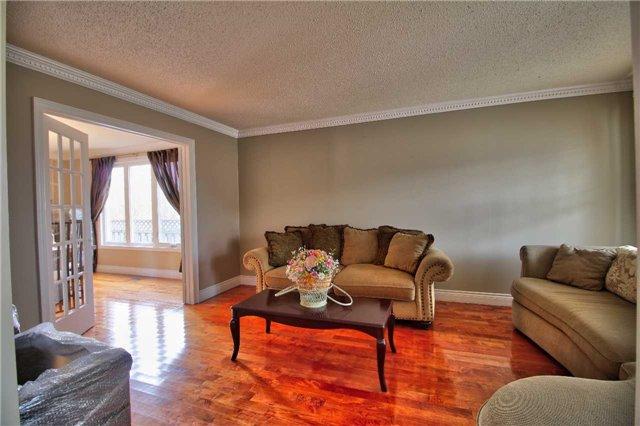 793 Sundance Circ, House detached with 4 bedrooms, 4 bathrooms and 4 parking in Oshawa ON | Image 3