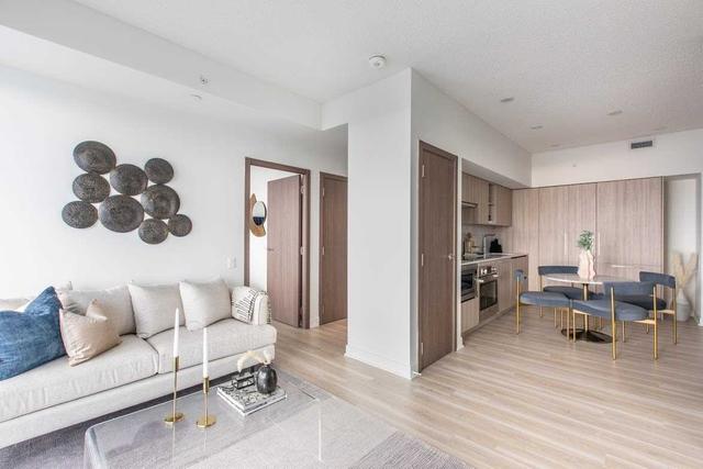 4516 - 17 Bathurst St, Condo with 3 bedrooms, 2 bathrooms and 0 parking in Toronto ON | Image 2