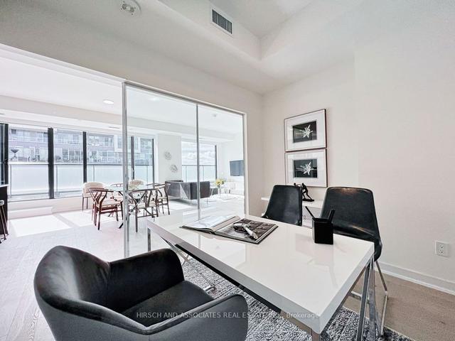 711 - 840 St. Clair Ave W, Condo with 3 bedrooms, 2 bathrooms and 1 parking in Toronto ON | Image 10