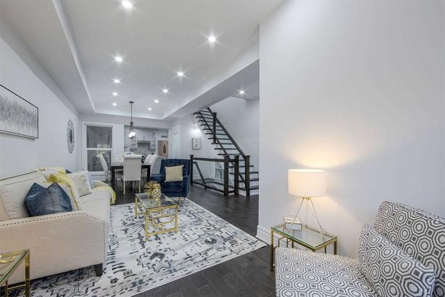 420 Ossington Ave, House detached with 4 bedrooms, 4 bathrooms and 0 parking in Toronto ON | Image 2