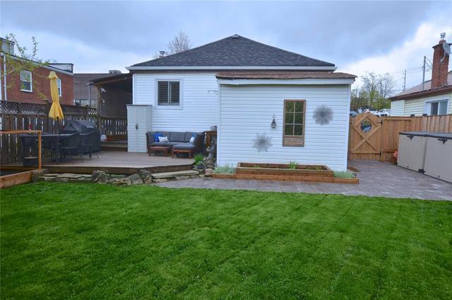 16 Fulton St, House detached with 2 bedrooms, 1 bathrooms and 3 parking in Milton ON | Image 17