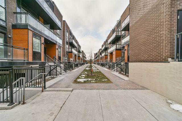 d802 - 5289 Highway 7 Blvd, Townhouse with 3 bedrooms, 3 bathrooms and 1 parking in Vaughan ON | Image 12