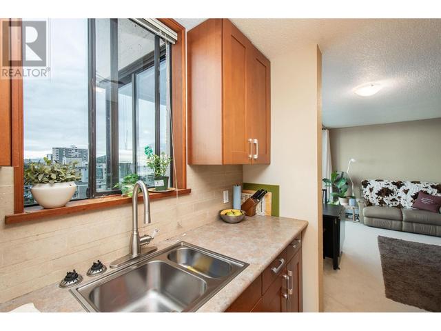1003 - 555 13th Street, Condo with 0 bedrooms, 1 bathrooms and 1 parking in West Vancouver BC | Image 13