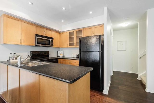 809 - 46 Western Battery Rd, Townhouse with 2 bedrooms, 2 bathrooms and 1 parking in Toronto ON | Image 4