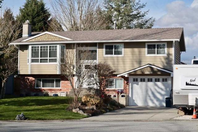 17253 61b Ave, House detached with 3 bedrooms, 3 bathrooms and 5 parking in Surrey BC | Image 1