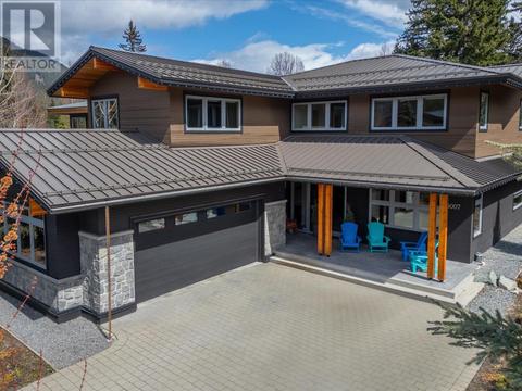 8007 Cypress Place, House detached with 4 bedrooms, 4 bathrooms and 4 parking in Whistler BC | Card Image