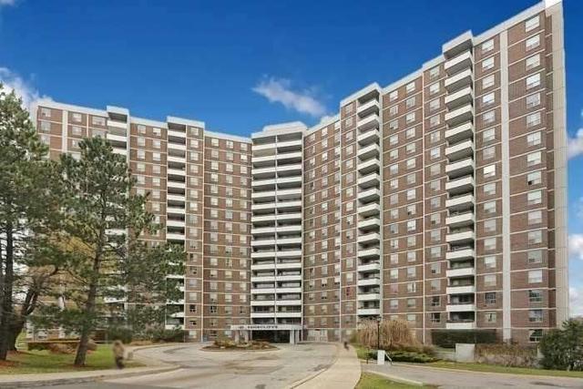 919 - 10 Edgecliff Gfwy, Condo with 3 bedrooms, 2 bathrooms and 1 parking in Toronto ON | Image 1