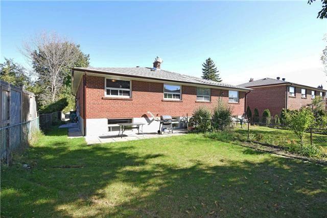 3642 Broomhill Cres, House semidetached with 3 bedrooms, 2 bathrooms and 4 parking in Mississauga ON | Image 19