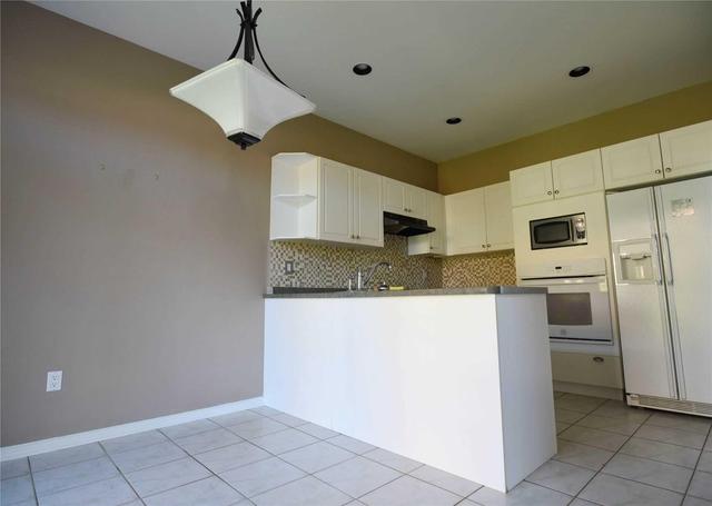 123 Morwick Dr, House detached with 3 bedrooms, 3 bathrooms and 2 parking in Hamilton ON | Image 3