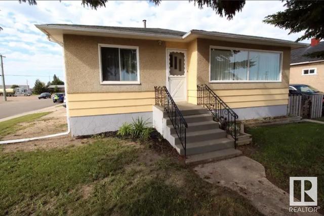 4761 50 Av, House detached with 5 bedrooms, 2 bathrooms and null parking in Vegreville AB | Image 26