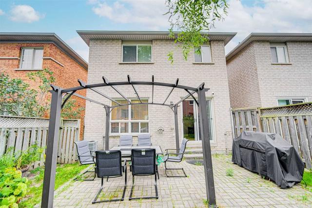 3243 Ridgeleigh Hts, House attached with 3 bedrooms, 4 bathrooms and 3 parking in Mississauga ON | Image 35