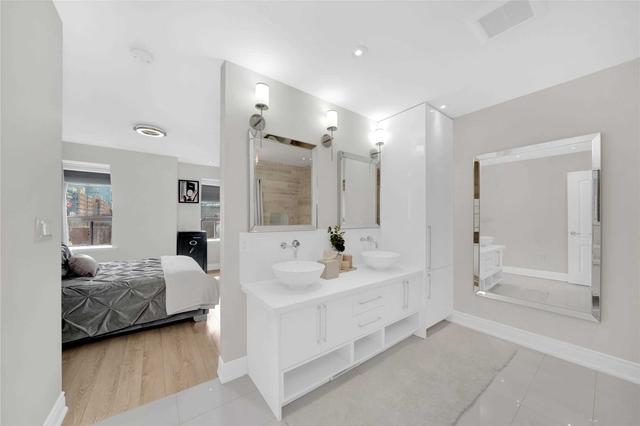 8 D'arcy St, House attached with 4 bedrooms, 3 bathrooms and 0 parking in Toronto ON | Image 25