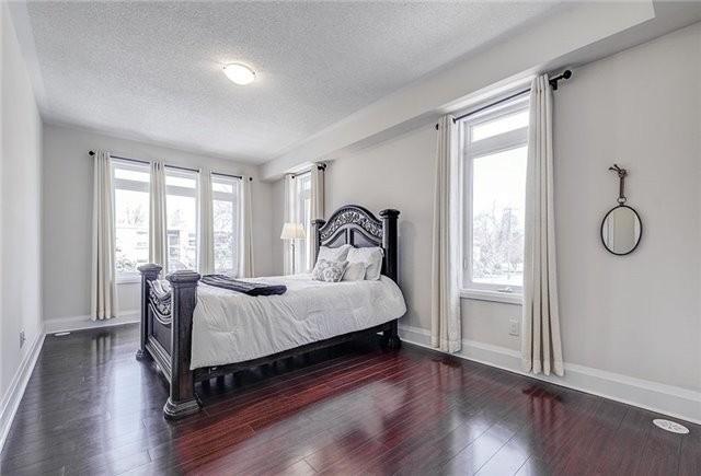 th30 - 9 Oakburn Cres, Townhouse with 3 bedrooms, 4 bathrooms and 1 parking in Toronto ON | Image 4