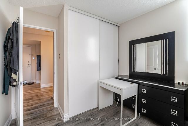 412 - 10 Laurelcrest St, Condo with 2 bedrooms, 2 bathrooms and 2 parking in Brampton ON | Image 13