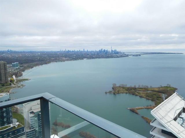Lph05A - 30 Shore Breeze Dr, Condo with 2 bedrooms, 2 bathrooms and 1 parking in Toronto ON | Image 3