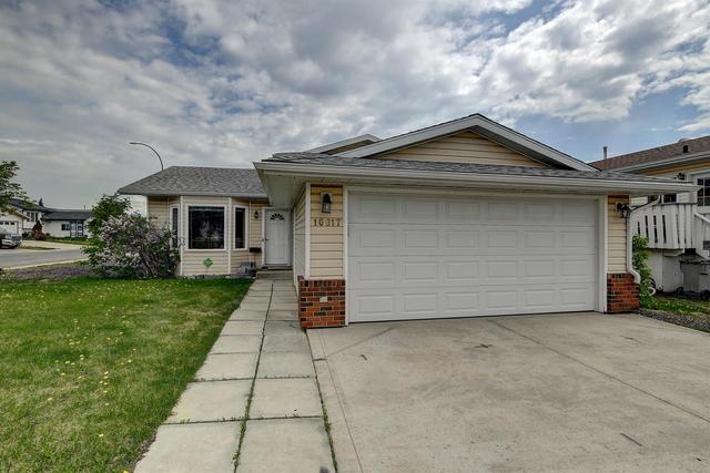 10617 91a Street, House detached with 4 bedrooms, 3 bathrooms and 8 parking in Grande Prairie AB | Image 1