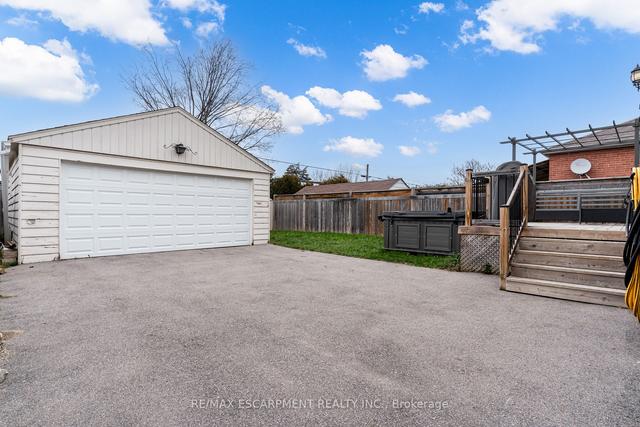 144 Taylor Ave, House detached with 3 bedrooms, 2 bathrooms and 7 parking in Hamilton ON | Image 30