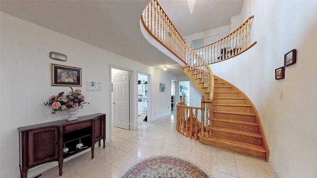 364 Valleymede Dr, House detached with 4 bedrooms, 4 bathrooms and 6 parking in Richmond Hill ON | Image 3