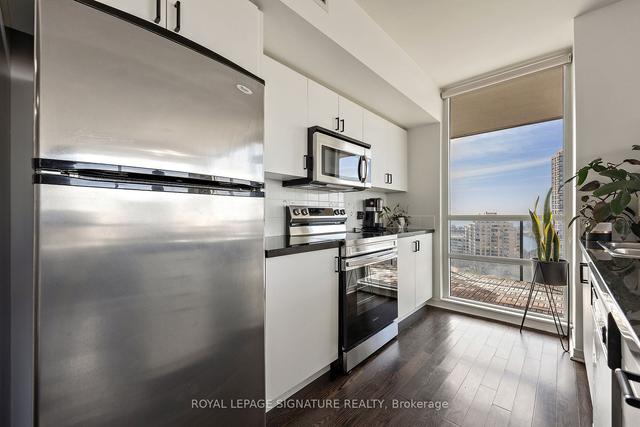 1602 - 15 Legion Rd, Condo with 2 bedrooms, 1 bathrooms and 1 parking in Toronto ON | Image 22