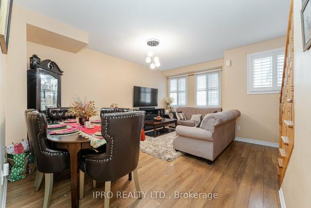 9 Hobart Gdns, House attached with 3 bedrooms, 5 bathrooms and 2 parking in Brampton ON | Image 11