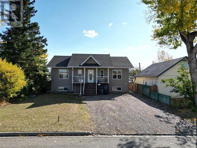 1437 104 Avenue, House detached with 4 bedrooms, 2 bathrooms and 6 parking in Dawson Creek BC | Image 1