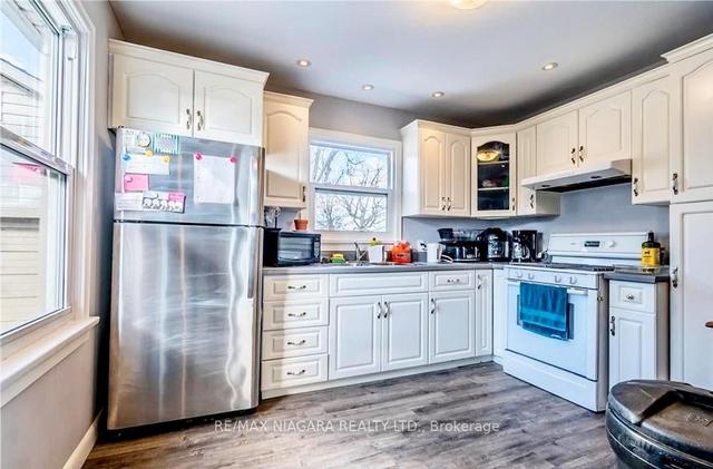 2721 North Shore Dr, House detached with 2 bedrooms, 1 bathrooms and 11 parking in Haldimand County ON | Image 11