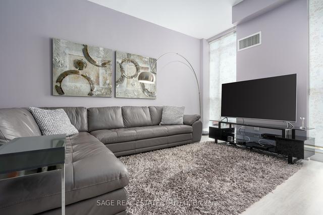th10 - 33 Singer Crt, Townhouse with 2 bedrooms, 3 bathrooms and 1 parking in Toronto ON | Image 1