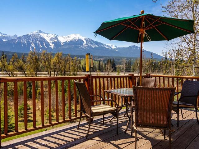 2604 Big Bend Highway, House detached with 3 bedrooms, 3 bathrooms and null parking in Columbia Shuswap A BC | Image 26