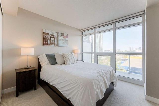 1803 - 121 Mcmahon Dr, Condo with 1 bedrooms, 1 bathrooms and 1 parking in Toronto ON | Image 2