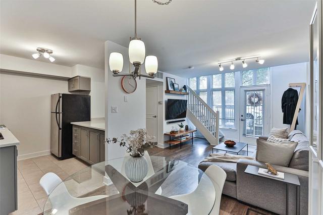 1240 - 21 Pirandello St, Townhouse with 1 bedrooms, 2 bathrooms and 1 parking in Toronto ON | Image 4