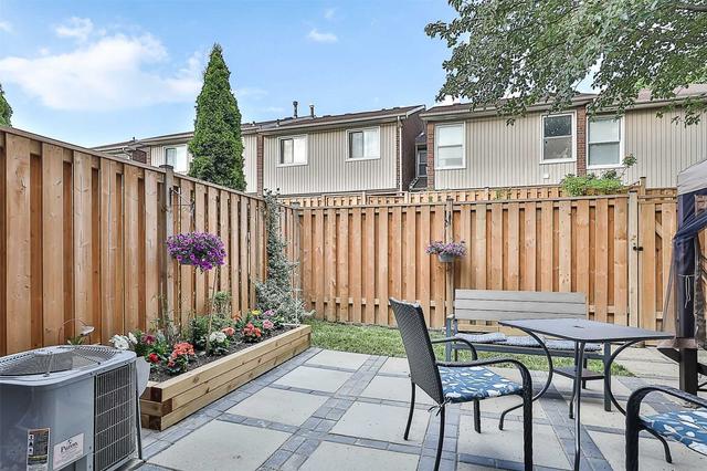 90 Permfield Path, Townhouse with 4 bedrooms, 2 bathrooms and 2 parking in Toronto ON | Image 10